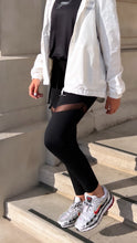 Load image into Gallery viewer, Pro Panelled Leggings. Black.
