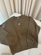 Load image into Gallery viewer, Boyfriend Sweater. Khaki.
