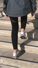Load image into Gallery viewer, Pro Panelled Leggings. Black.
