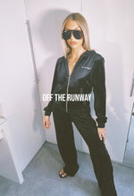 Load image into Gallery viewer, JACKET. BLACK.
