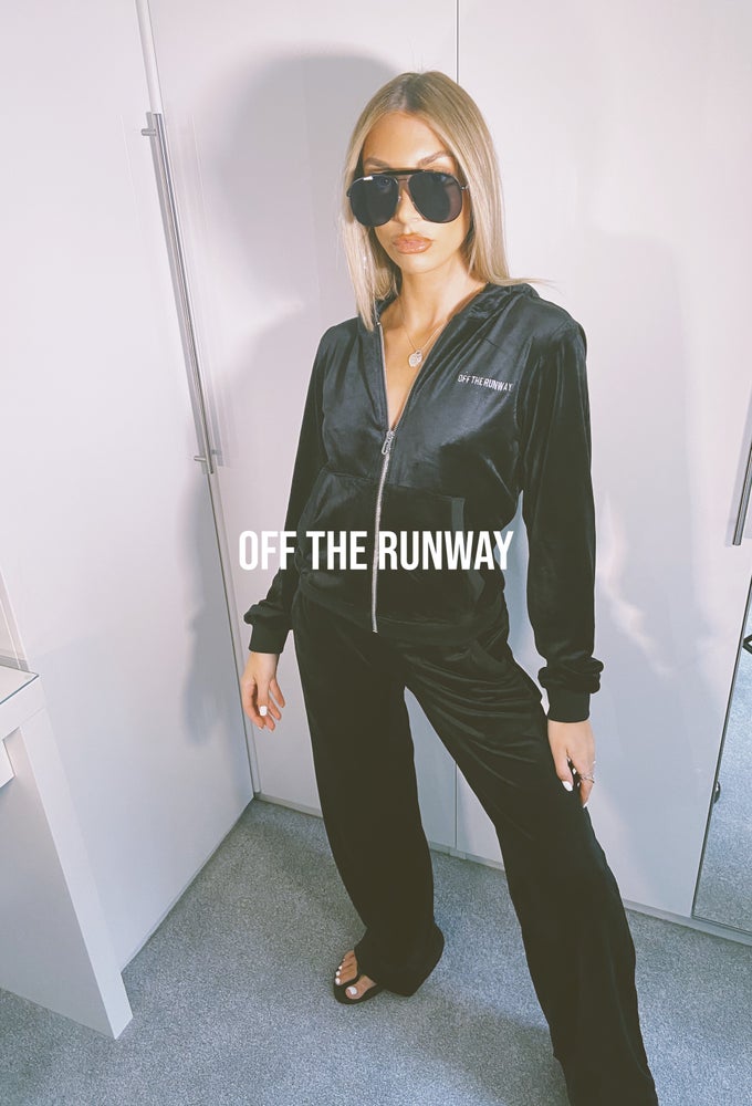 JACKET. BLACK.